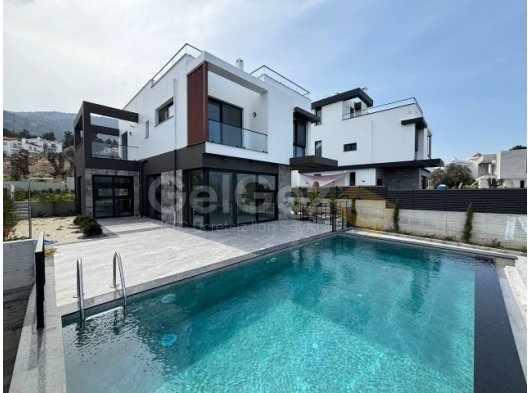 Türk Koçanlı..! Bellapais'te Gezmeye Doyamayacağınız Süper lüx Satılık 4+1 Villa