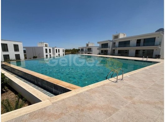 Türk Koçanlı..! Fırsat Fiyat Girne Çatalköy'de Ortak Havuzlu Sitede Satılık 2+1 Daireler