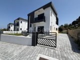 Girne Çatalköy'de Manzaralı Son Kalan Satılık 3+1 Villalar
