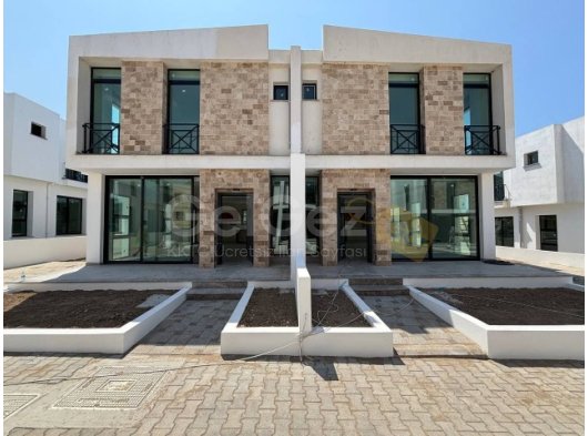Girne Doğanköy'de Güzel Konum'da Satılık Son Kalan 3+1 İkiz Villalar