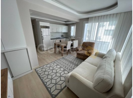 Girne Merkez'de Eşyalı Balkonlu Satılık Muhteşem 2+1 Daire