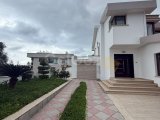 GİRNE ZEYTİNLİK MUHTEŞEM KONUMDA VİLLA