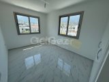 Girne Alsancak'ta Meritlere Yakın Deniz Manzaralı Geniş Eşyasız Kiralık 2+1 Daireler