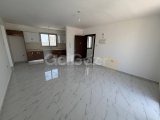 Girne Alsancak'ta Meritlere Yakın Deniz Manzaralı Geniş Eşyasız Kiralık 2+1 Daireler