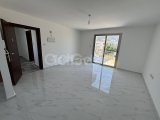 Girne Alsancak'ta Meritlere Yakın Deniz Manzaralı Geniş Eşyasız Kiralık 2+1 Daireler