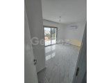 Girne Alsancak'ta Meritlere Yakın Deniz Manzaralı Geniş Eşyasız Kiralık 2+1 Daireler