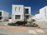 Girne Alsancak'ta Deniz Manzaralı Ana Yola Yakın Eşyalı Kiralık 3+1 Villalar