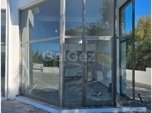 ALCANCAK MERKEZ DÜZ GİRİŞ DÜKKAN KENDİNE AİT OTOPARK VAR