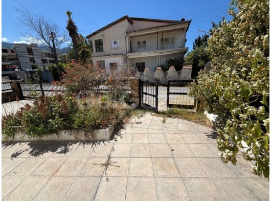 Girne Alsancak'ta Camelot Beach ve Merit Otellerine Yakın Kiralık 5+1 Villa