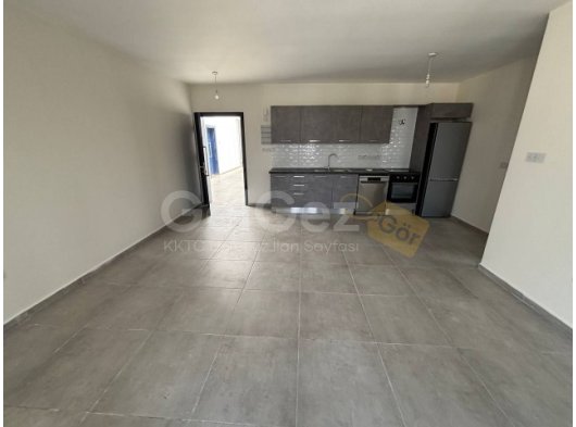 Girne Karaoğlanoğlunda Cadde Üzeri Ticari İzinli Kiralık Ofis 1+1 İş Yeri