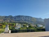 Girne Lapta Karakolu'na Yakın Eşyalı Manzaralı Teraslı Kiralık 2+1 Penthouse
