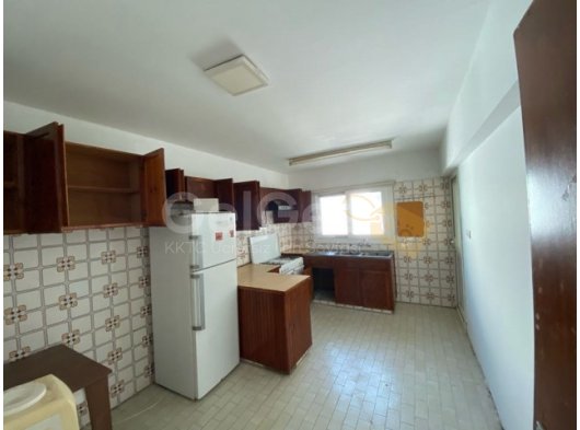 GİRNE MERKEZ ÖĞRETMEN EVİ CİVARI FIRSAT FİYATA KİRALIK 3+1 DAİRE