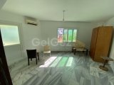 GİRNE MERKEZ ÖĞRETMEN EVİ CİVARI FIRSAT FİYATA KİRALIK 3+1 DAİRE