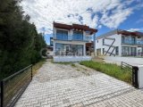 Girne Alsancak'ta Plajlara Yakın Konum'da Deniz Tarafı Satılık Fevkalede 3+1 Villa
