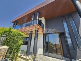 Girne Edremit'te Eşyalı Özel Dizayn Özel Havuzlu Satılık 4+1 Eşsiz Villa