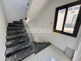 Girne Lapta'da Güzel Konumda Geniş Teraslı Sıfır Satılık 3+1 Muhteşem Villa..!
