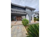 Girne Karaoğlanoğlunda Eşyalı Çift Kira Getirisi Olan Satılık 5+2 Eşyalı Villa
