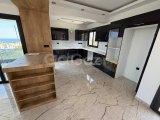 Girne Alsancak'ta Deniz ve Dağ Manzaralı Kapalı Otoparklı Satılık 3+1 Villa