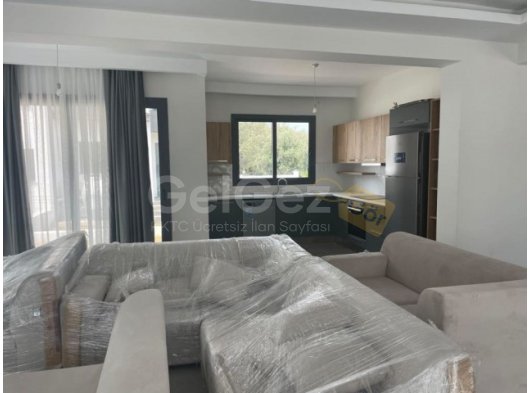 GİRNE OZANKÖY BÖLGESİ DUBLEKS ÖZEL HAVUZLU BAHÇELİ FULL YENİ EŞYALI KİRALIK 3+1 VİLLA