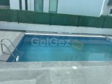 GİRNE OZANKÖY BÖLGESİ DUBLEKS ÖZEL HAVUZLU BAHÇELİ FULL YENİ EŞYALI KİRALIK 3+1 VİLLA