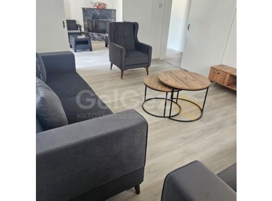 GİRNE ZEYTİNLİK HARİKA KONUMDA GENİŞ KULLANIM ALANINA SAHİP FULL EŞYALI KİRALIK 3+2 DAİRE