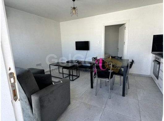 GİRNE KARAOĞLANOĞLU ANA CADDE ÜZERİNDE FULL EŞYALI KİRALIK 1+1 DAİRE