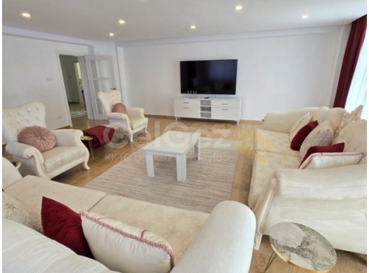 GİRNE ÇATALKÖY ANA CADDEYE YAKIN ÖZEL HAVUZLU BAHÇELİ MUHTEŞEM TRIPLEX 6+1 VİLLA