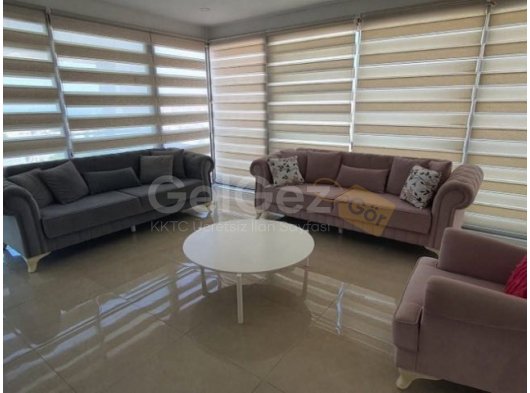 GİRNE MERKEZ KAR MARKET BÖLGESİ GENİŞ TERASLI KİRALIK 2+1 PENTHOUSE DAİRE