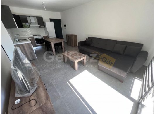 GİRNE MERKEZ BARIŞ PARK BÖLGESİ MUHTEŞEM KONUMDA FIRSAT FİYATA KİRALIK 2+1 FULL EŞYALI DAİRE