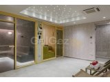 GAZİMAĞUSA PALM BEACH / MARAŞ BÖLGESİNDE TÜRK KOÇANLI TATİL KONSEPTİNDE SİTE İÇİ DENİZ MANZARALI 2+1 EŞYALI SATILIK RESİDENCE DAİRE - 5338641212