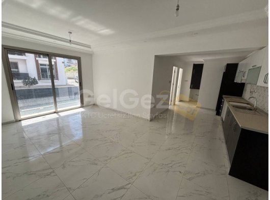 Alsancak'ta Prestijli Sitede Merit Oteller Bölgesine Yakın Satılık 2+1 Daire