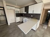 Girne Alsancak'ta Anayola Yakın Havuzlu Sitede Satılık Modern 2+1 Daire