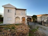 Girne Alsancak'ta Anayol Üstü Sayılabilecek Konum'da Satılık Eşyalı 3+1 Mustakil Villa