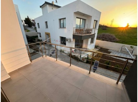 Türk Koçanlı..! Girne Boğaz'da Kalan Son Satılık Dağ Manzaralı 2+1 Daire