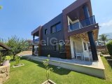 Girne Edremit'te Eşyalı Özel Dizayn Özel Havuzlu Satılık 4+1 Eşsiz Villa