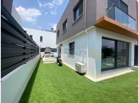 Lefkoşa Ortaköy'de Geniş Teraslı Bahçeli Eşyalı Satılık 3+1 Villa