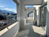 Girne Merkez Deniz/Dağ Manzaralı Satılık 3+1 Penthouse