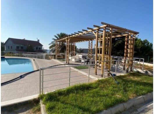 GİRNE MERKEZ FULL DENİZ MANZARALI GÜVENLİKLİ HAVUZLU SİTEDE KİRALIK 3+1 DAİRE