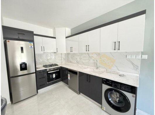 GİRNE MERKEZ SIFIR FULL EŞYALI BAKIMLI HAVUZLU SİTEDE GENİŞ KULLANIM ALANINA SAHİP FIRSAT FİYATA AYLIK ÖDEMELİ KİRALIK 2+1 DAİRE