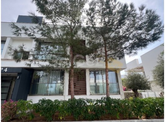 Girne-Alsancak Ortak Havuzlu Sitede 2+1 Kiralık Daire
