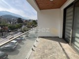 Girne-Alsancak Ortak Havuzlu Sitede Geniş Çatı Teraslı/Dağ Manzaralı 2+1 Kiralık Daire