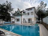 FIRSAT: ÖZEL HAVUZLU/GENİŞ BAHÇELİ KİRALIK 4+1 VİLLA