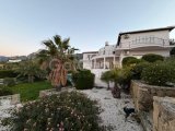 Girne Edremit'te Özel Havuzlu ve Dağ Manzaralı 4+1 Villa - Satılık!