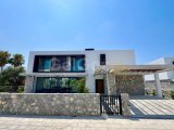 Girne Ozanköy’de Satılık Ultra Lüks 4+1 Villa | Infinity Pool | Deniz Manzaralı