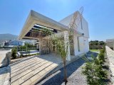 Girne Ozanköy’de Satılık Ultra Lüks 4+1 Villa | Infinity Pool | Deniz Manzaralı
