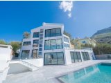 Yukarı Girne’de Özel Havuzlu Lüks 5+1 Villa Satışta!