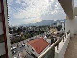 Girne Merkez de panoramik manzaralı 2+1 kiralık