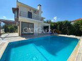 ALSANCAKTA CAMELOT BEACH YÜRÜME MESAFESİNDE GÜNLÜK KİRALIK 3+1 VİLLA