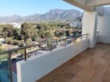 Girne Merkez de panoramik manzaralı 2+1 kiralık
