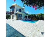 ALSANCAKTA CAMELOT BEACH YÜRÜME MESAFESİNDE GÜNLÜK KİRALIK 3+1 VİLLA
